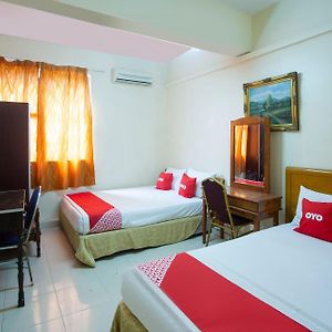 Spot On 89962 Perfect Class Hotel